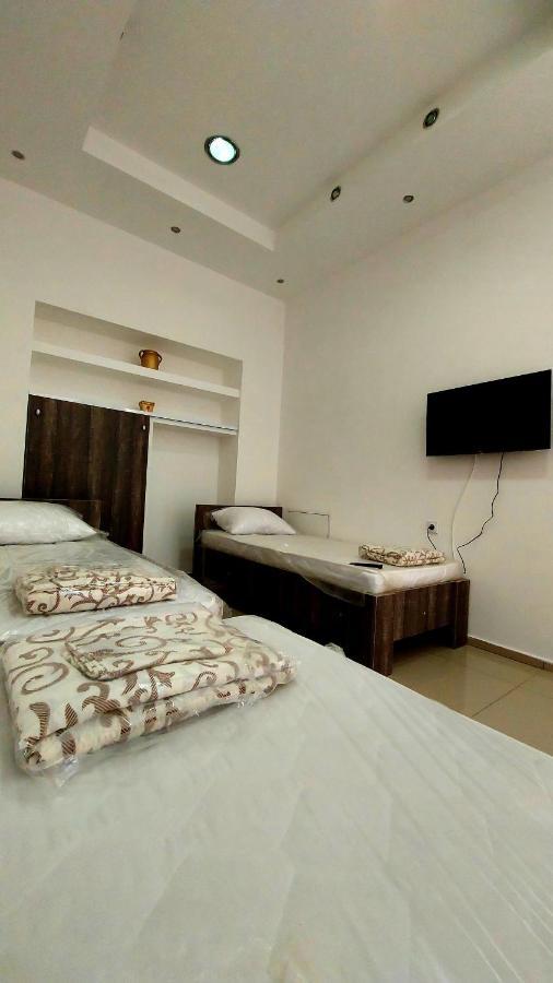 Apartman Mladenovic Apartment Zajecar Bagian luar foto